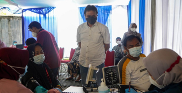 Peduli Kesehatan Warga Karawang, Peruri Gelar Vaksinasi Gratis