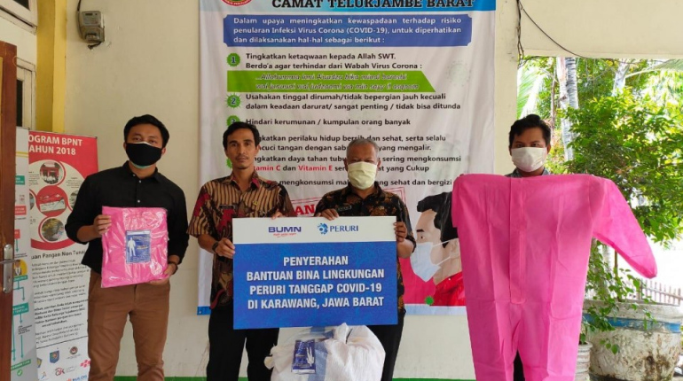 Peruri Salurkan Bantuan Perlengkapan APD Untuk Tenaga Medis di Karawang